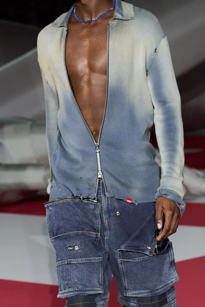 Look 15